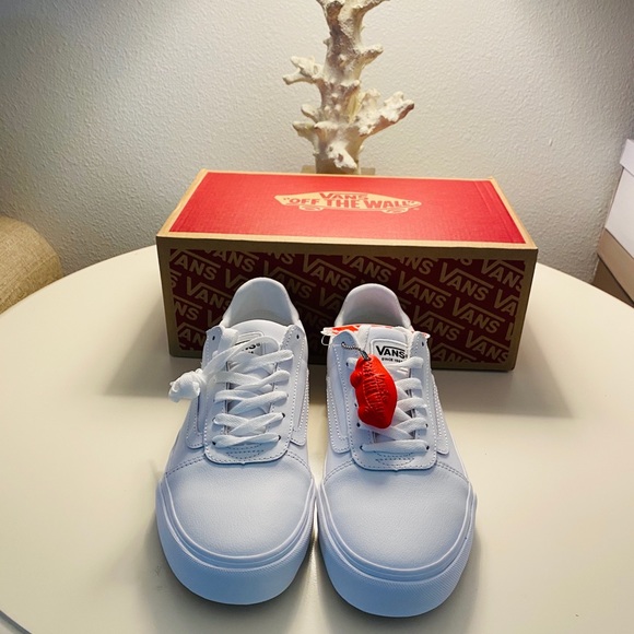 women's ward deluxe leather low top sneaker